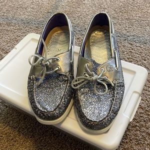 Silver sparkle Sperry top sliders